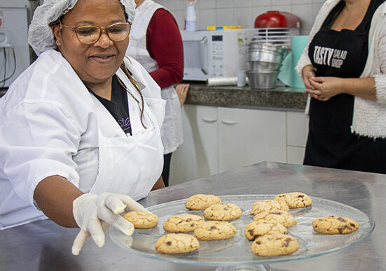 Escolas de Segurança Alimentar têm inscrições abertas para cursos gratuitos na área de confeitaria e panificação.
Foto: Sandra Lima