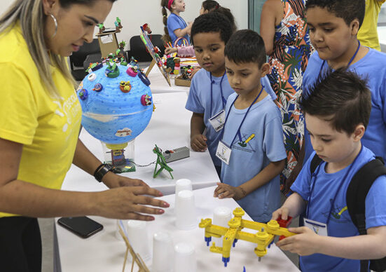 Estudantes garantem vaga para etapa estadual da Olimpíada de Robótica.
Foto: Luiz Costa /SME.