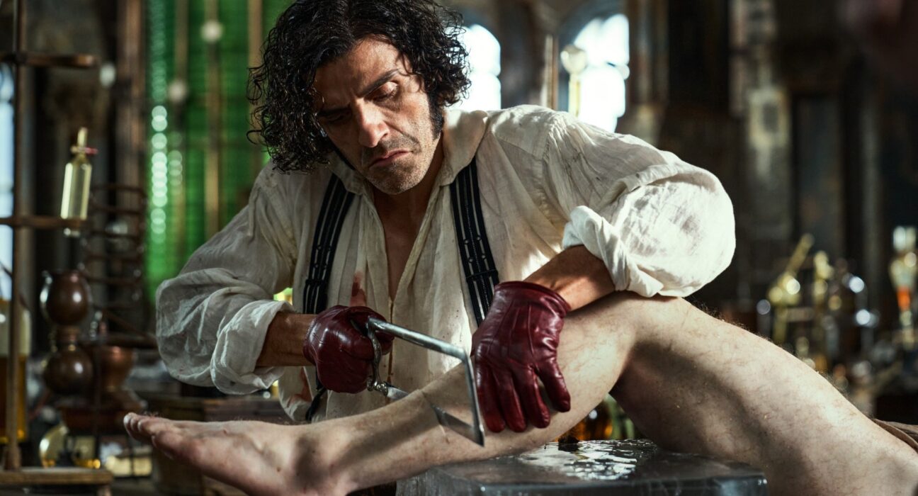 Oscar Isaac em cena de 'Frankenstein'