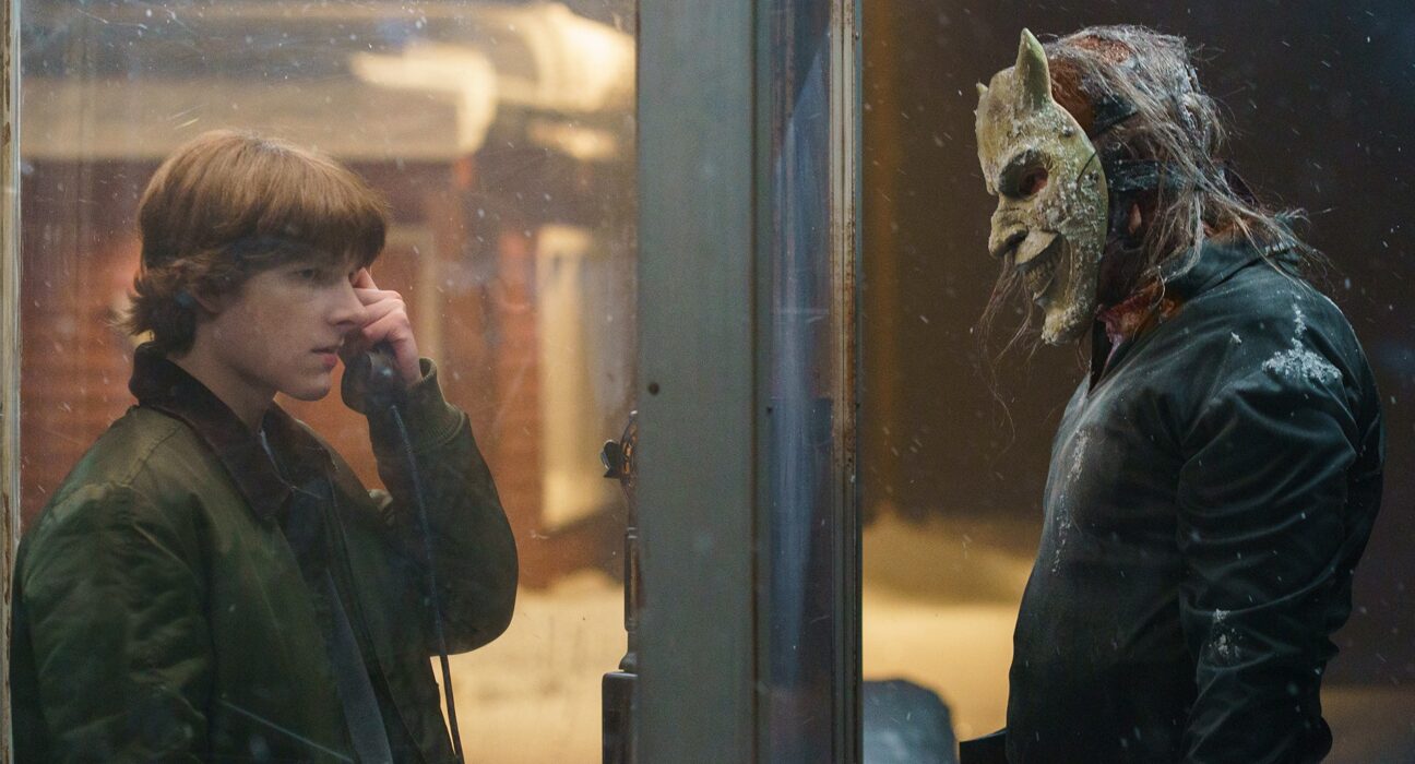 Finney (Mason Thames) volta a enfrentar o Sequestrador (Ethan Hawke) em 'O Telefone Preto 2'