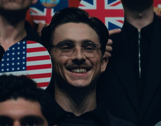 Timothée Chalamet em cena de 'Marty Supreme'