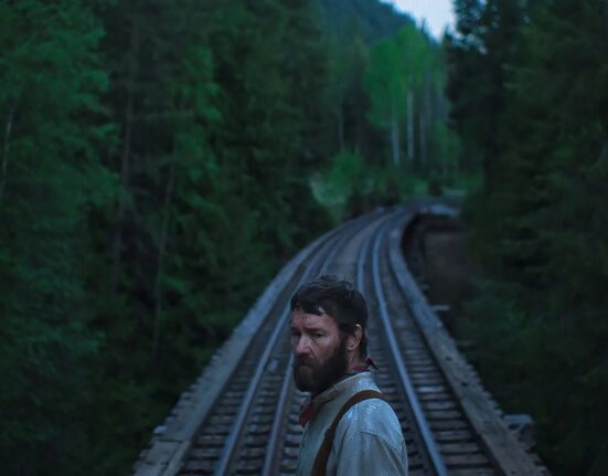 Joel Edgerton estrela o drama 'Sonhos de Trem', indicado a quatro Oscars