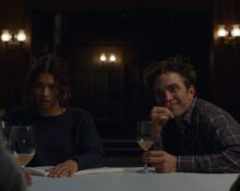 Zendaya e Robert Pattinson em cena de 'O drama'