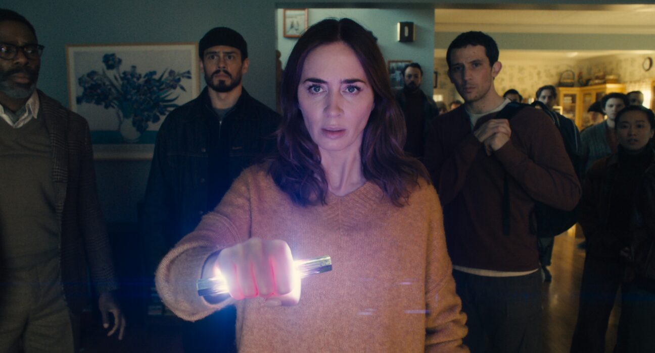 Colman Domingo, Tommy Martinez, Emily Blunt e Josh O'Connor em cena de 'Dia D'